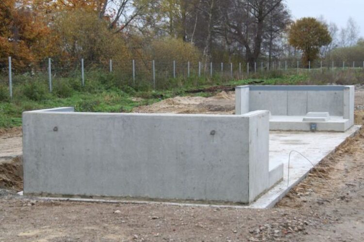 Fundamentfertigteile für Deponie-Waage